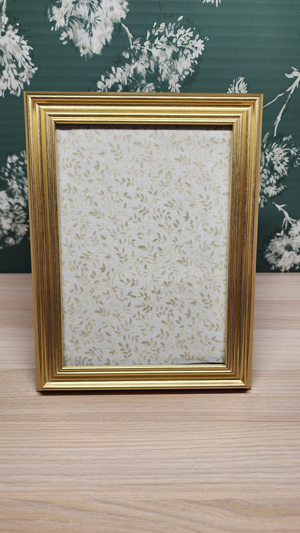 Classic Gold Botanical Leaf Frame